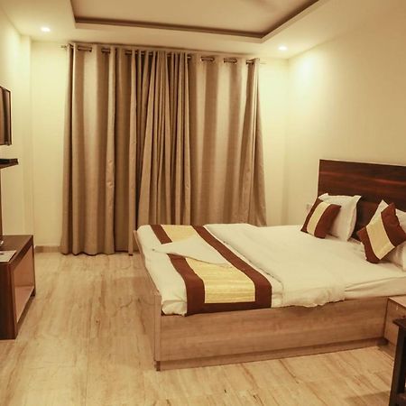 فريد آباد Basoya Farm 2Bhk Villla With Pool - 10 Min Away From Chattarpur المظهر الخارجي الصورة