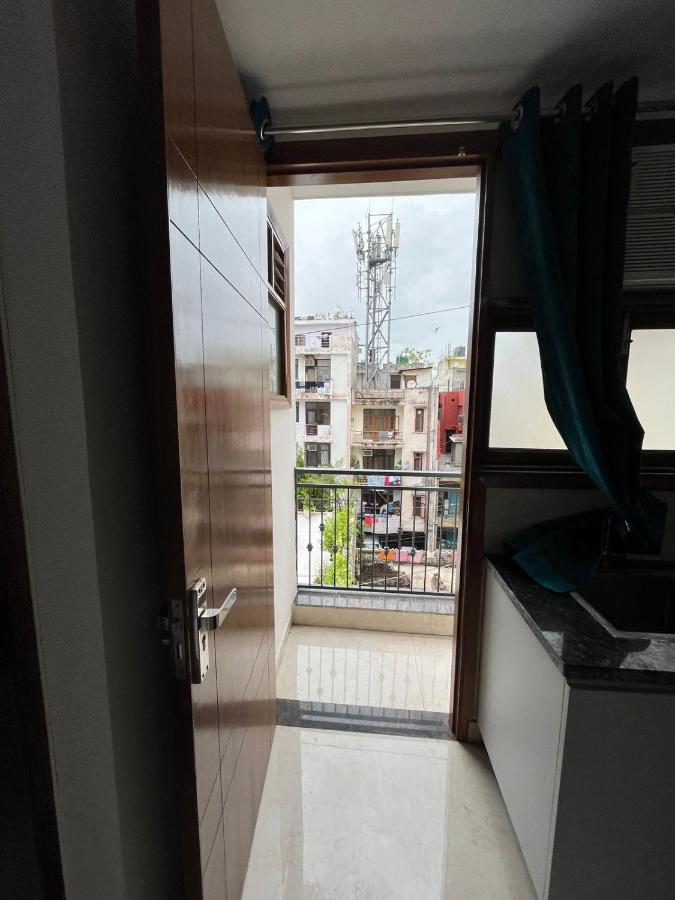 فريد آباد Basoya Farm 2Bhk Villla With Pool - 10 Min Away From Chattarpur المظهر الخارجي الصورة
